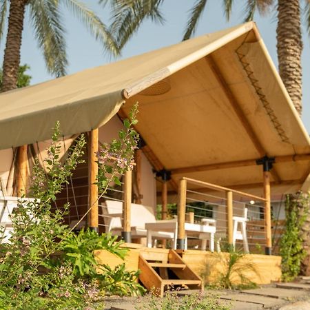 ホテル Sky Glamping Boutique モシャヴ・ラマト エクステリア 写真