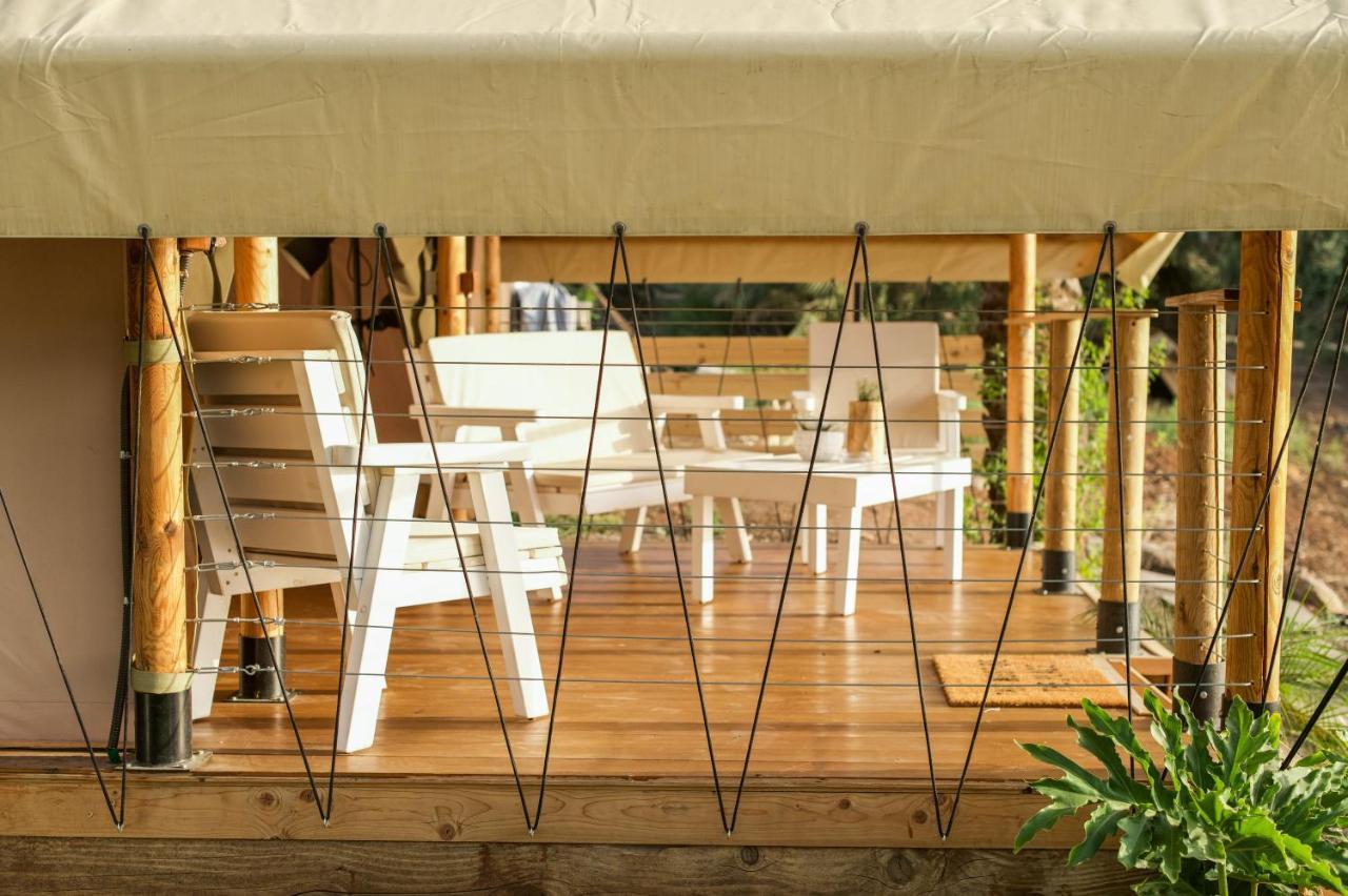 ホテル Sky Glamping Boutique モシャヴ・ラマト エクステリア 写真
