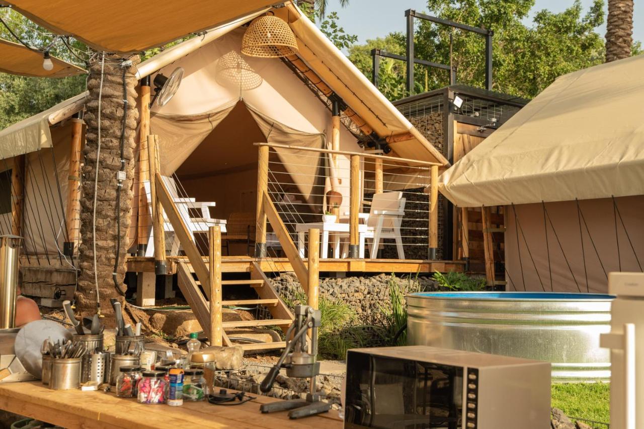 ホテル Sky Glamping Boutique モシャヴ・ラマト エクステリア 写真