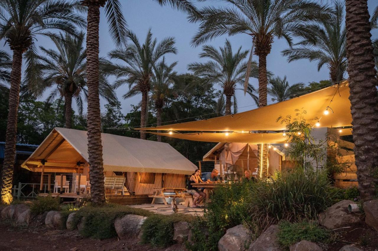 ホテル Sky Glamping Boutique モシャヴ・ラマト エクステリア 写真