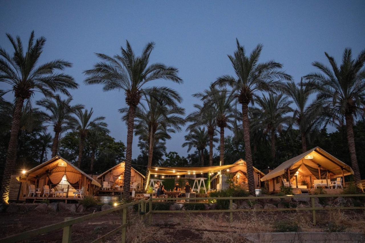 ホテル Sky Glamping Boutique モシャヴ・ラマト エクステリア 写真
