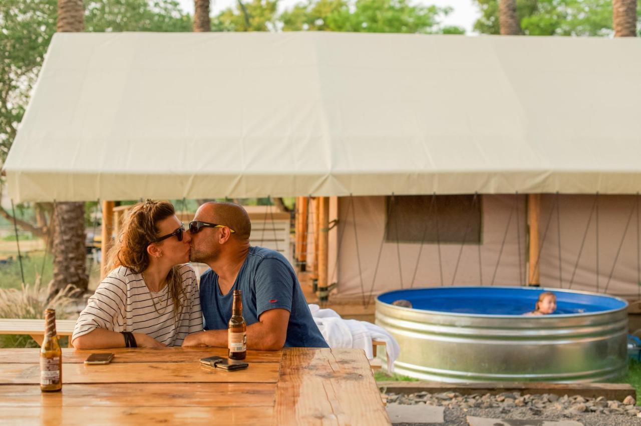 ホテル Sky Glamping Boutique モシャヴ・ラマト エクステリア 写真