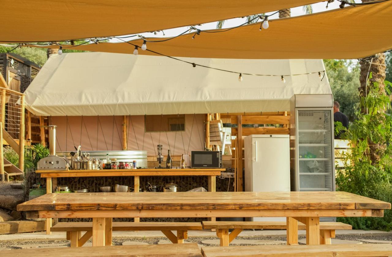 ホテル Sky Glamping Boutique モシャヴ・ラマト エクステリア 写真