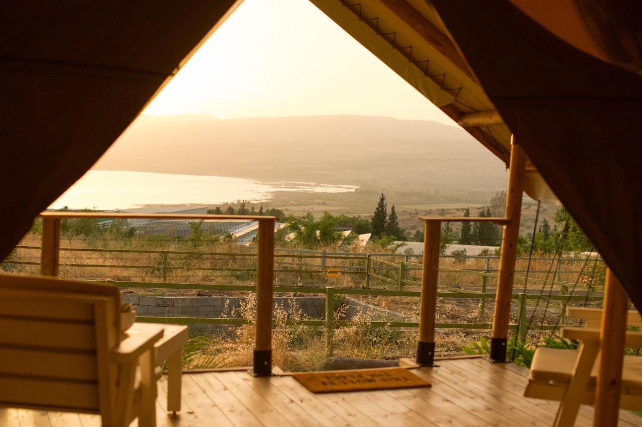 ホテル Sky Glamping Boutique モシャヴ・ラマト エクステリア 写真