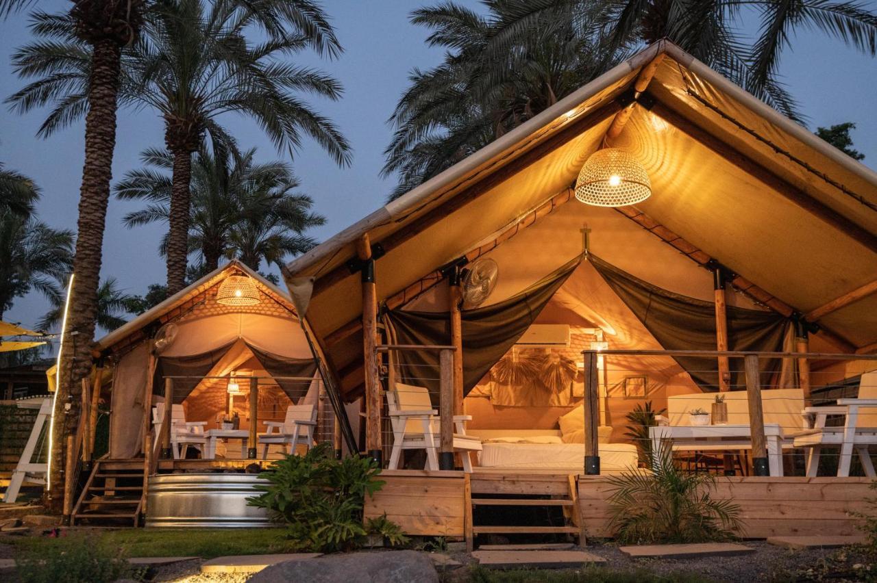 ホテル Sky Glamping Boutique モシャヴ・ラマト エクステリア 写真
